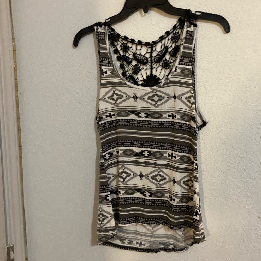 Rue21 Black and White Patterned Tank Top